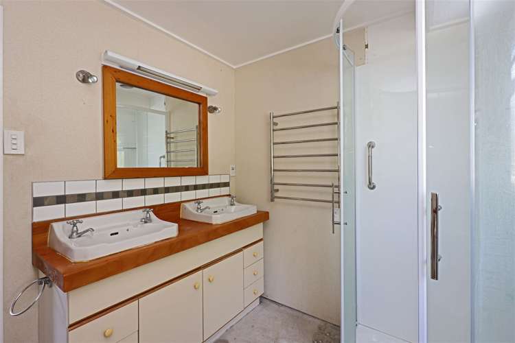 1211 Beatty Place Mayfair_10