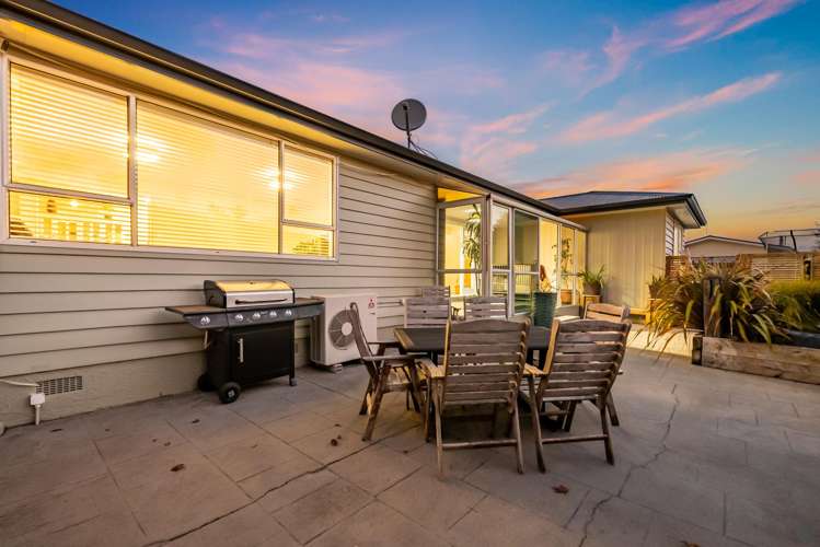 19 Denver Grove Totara Park_12