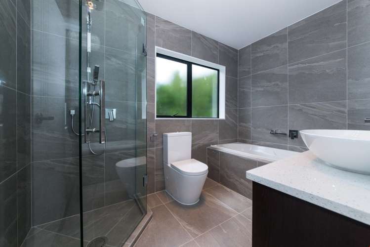 8a Dalwhinnie Parade Highland Park_15