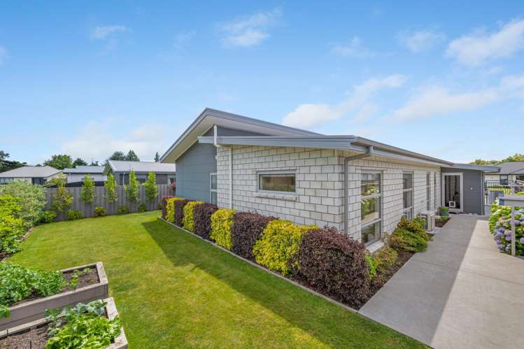 18 Corsair Crescent Burleigh_16