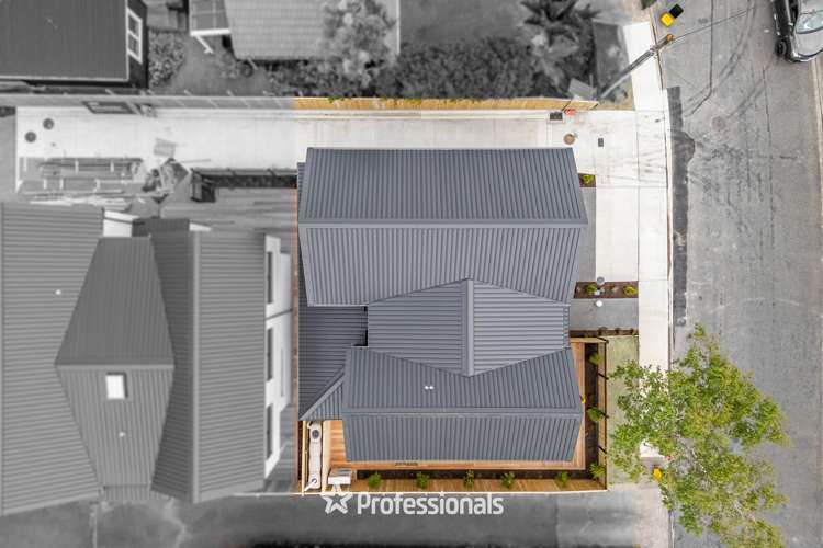 8 Maire Street Woburn_25