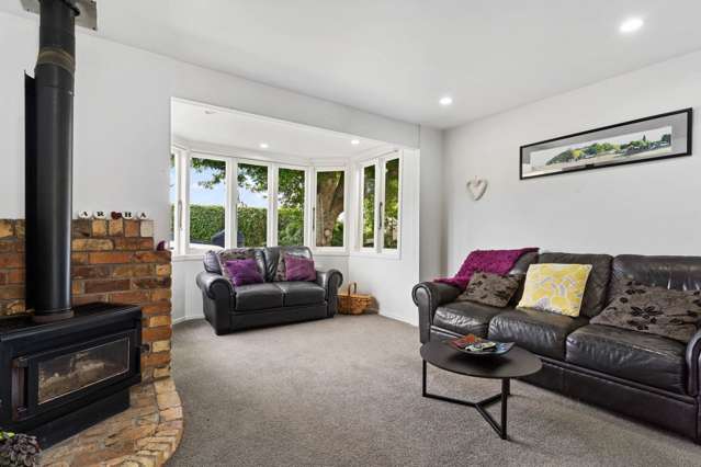 8 Lookout Drive Laingholm_2