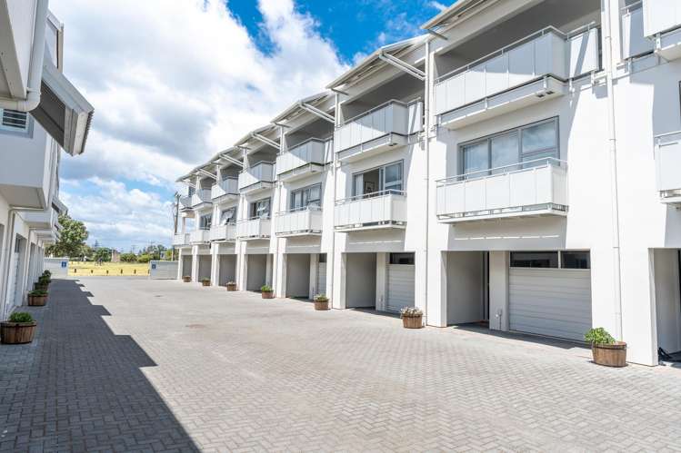 13/414A Ocean Road Whangamata_1