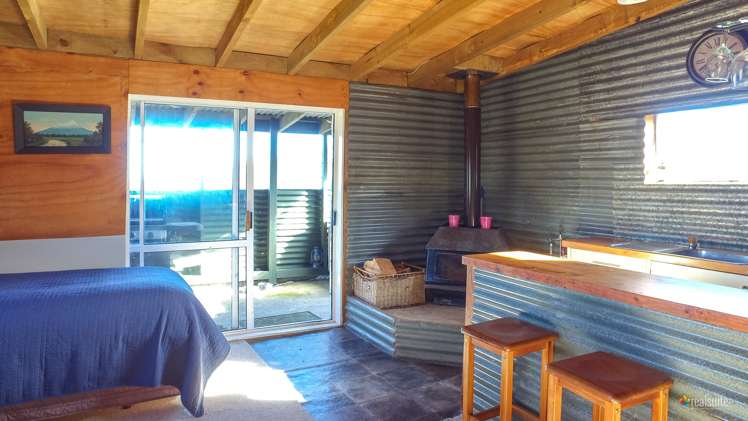 1044 Coast Road Wainuiomata Coast_18