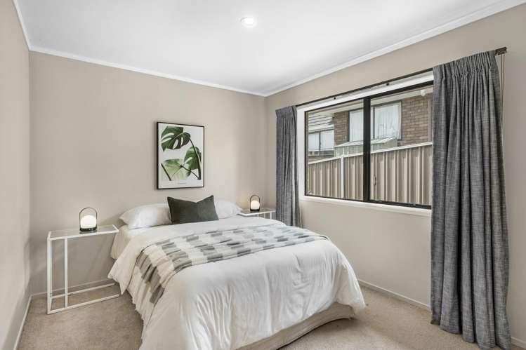 2/159 Norman Lesser Drive Saint Johns_12