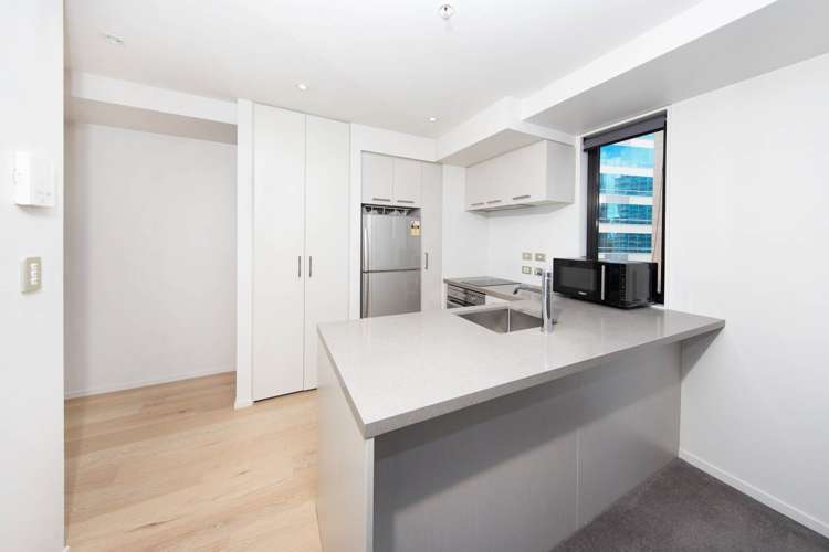 710/8 Airedale Street City Centre_8