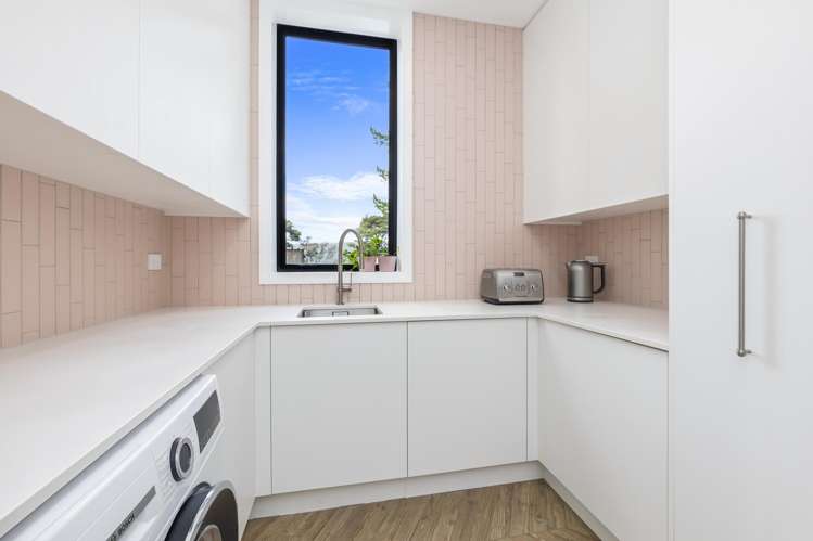 16 Long Road Waitakere_7