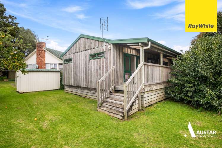 A/60 Cobham Crescent Kelston_1