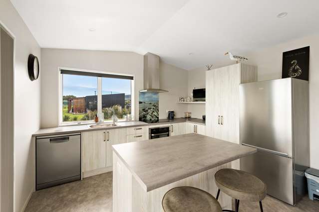 5 Surrey Street Orepuki_4