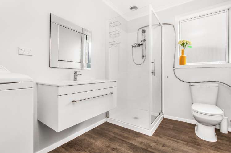 11a Windrush Close Mangere_3