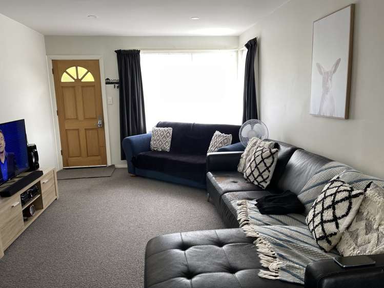 2/5 Pitt Place Saint Albans_4