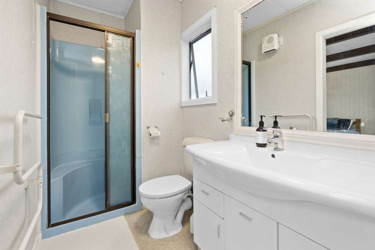 73 Massey Road Rotoorangi_10