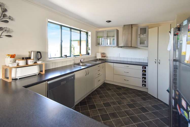 21 Lakeland Avenue Twizel_4