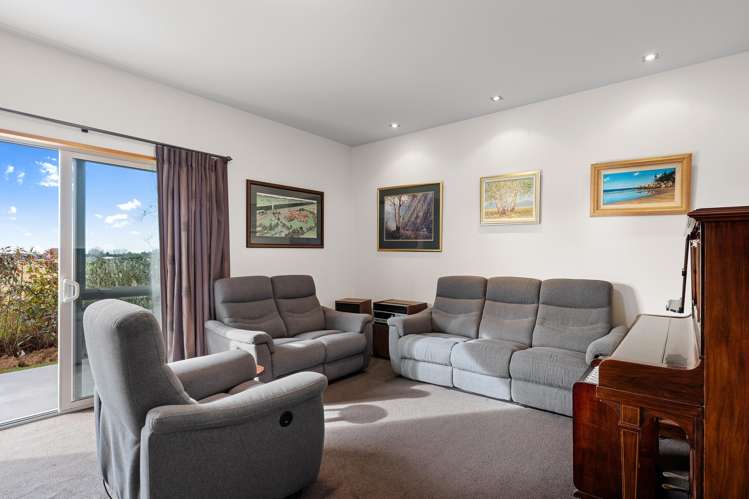 14 Country Place Allenton_11