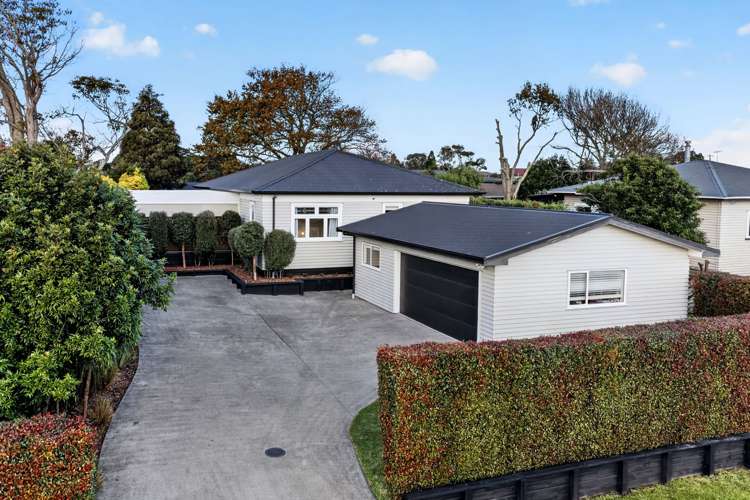 9 Woodhouse Road_0