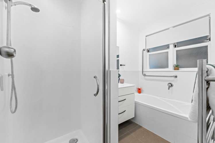 2 Lowtherhurst Road Massey_15