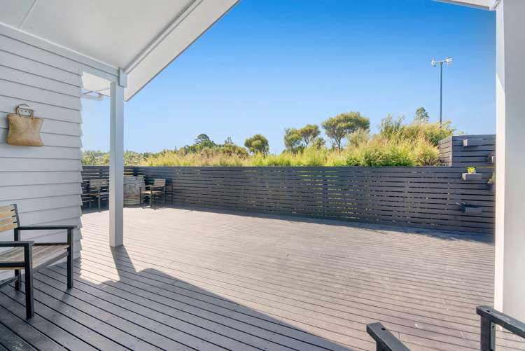 242 Hillcrest Road Wainui_16