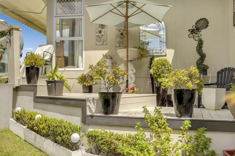 5 Borrowdace Avenue Botany Downs_17