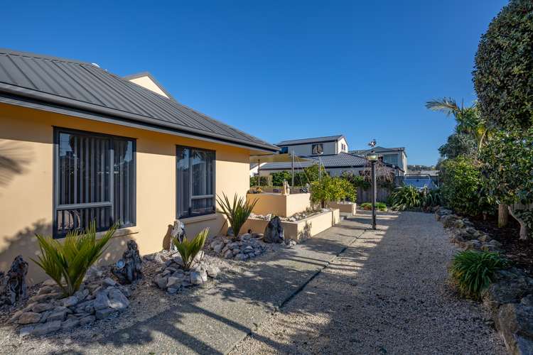 8 Di Pierri Way The Wood_22