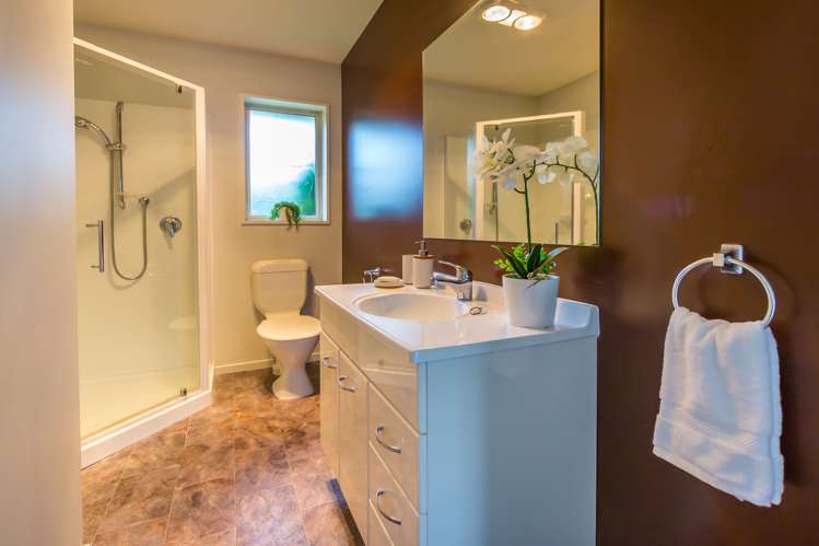 6/446 Ferry Road Woolston_8