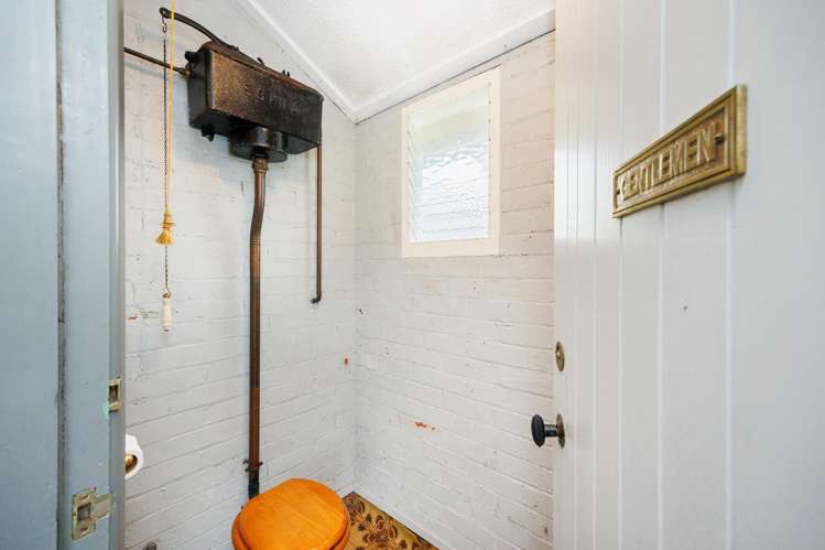 8 Annandale Avenue Takaro_14