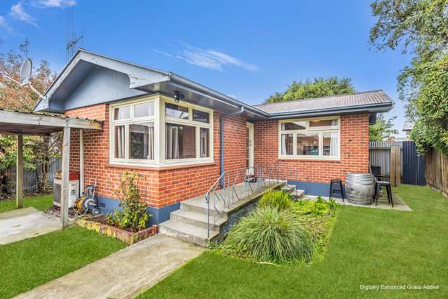 Charming One Bedroom with a Real Backyard!
