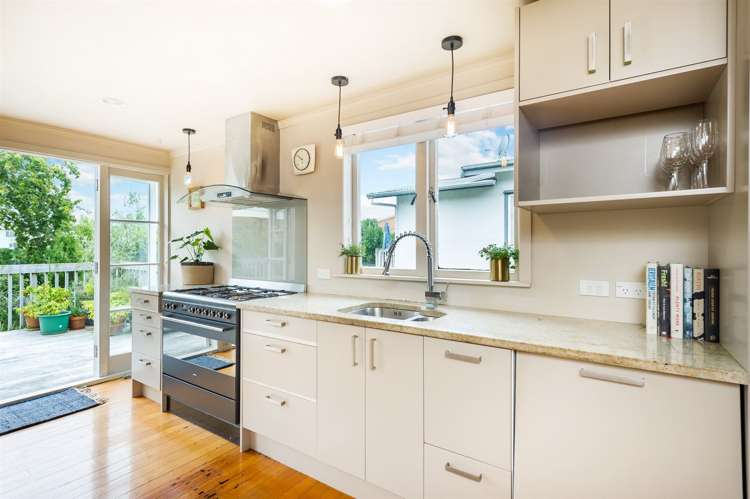 669 Beach Road Rothesay Bay_7