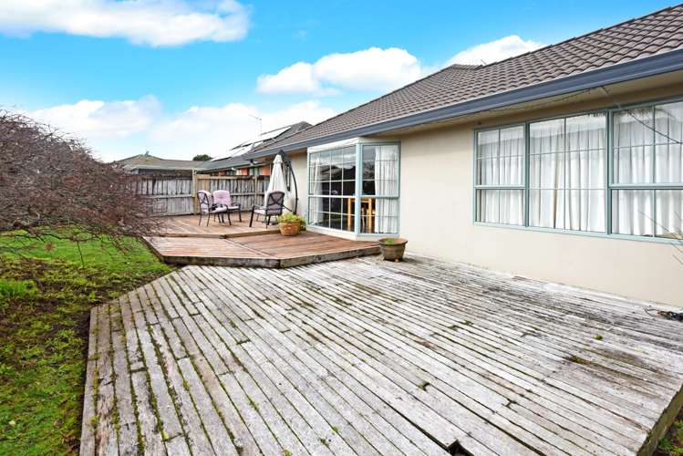 1 Trossach Place Wattle Downs_14