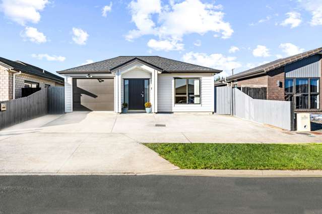 Vendors Moving Overseas – Must Sell on Auction!