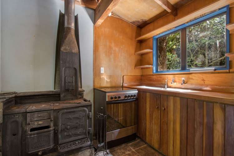 12 Victoria Street Waikino_5