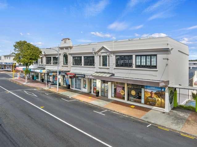 Six Tenants | Split-Risk | Corner Site