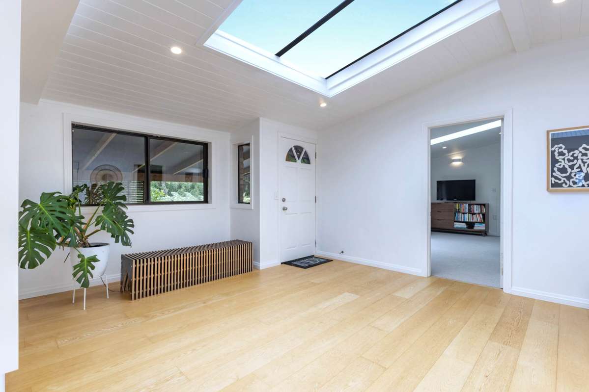 256 Piha Road_3