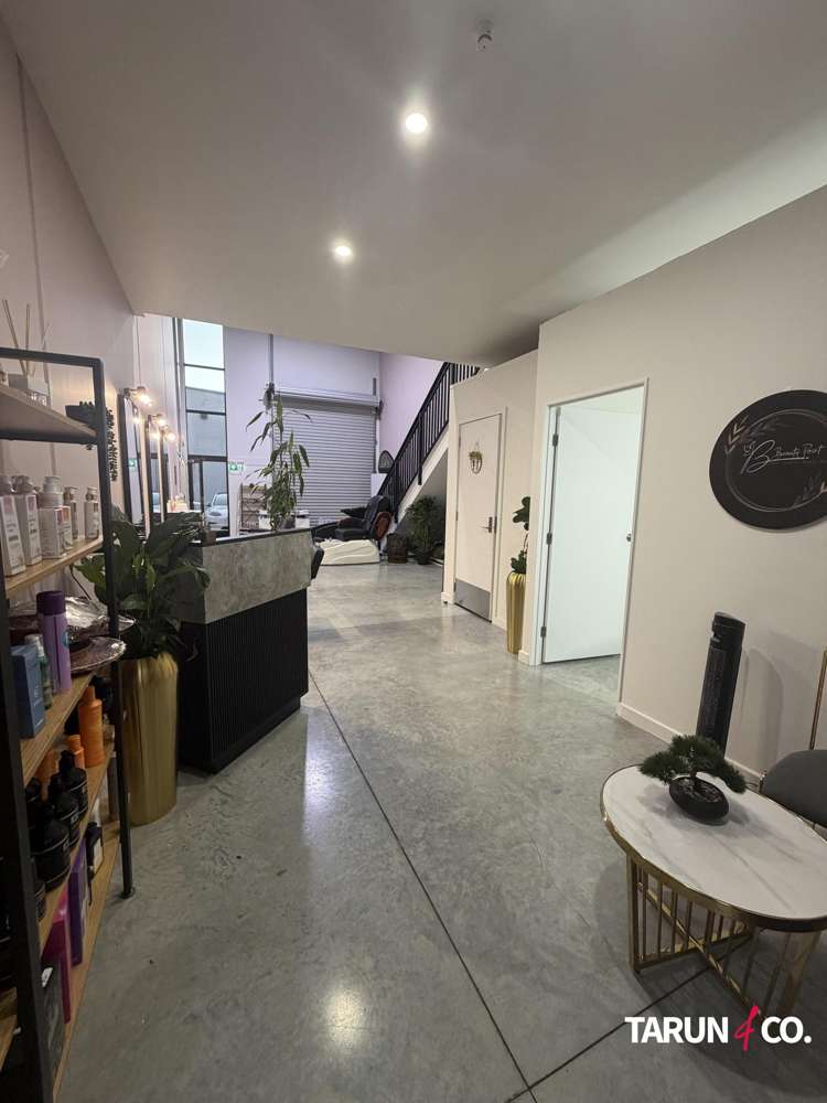 2/90 Hobsonville Road_0
