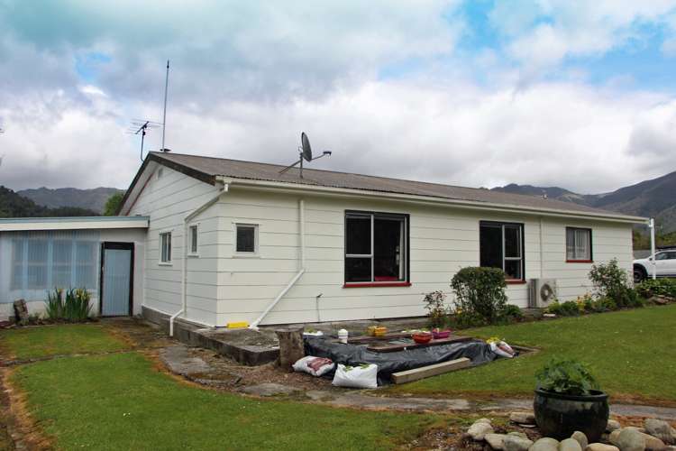 22 Denston Street Blackball_15