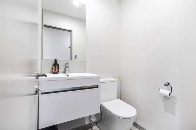 8 Founders Lane Yaldhurst_12