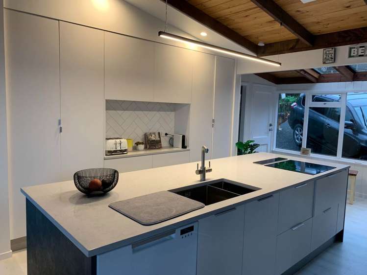 73 Roberts Road Matakatia_10