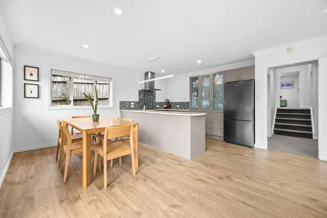21A Kelwyn Road Kelston_3