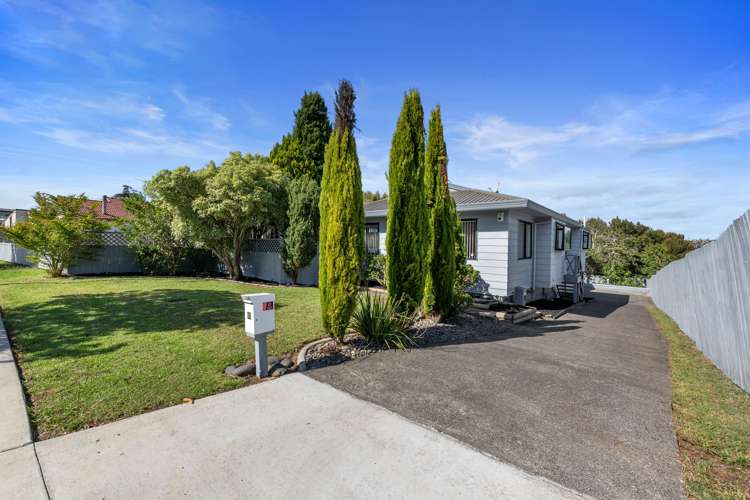 37 Gosford Drive Botany Downs_25