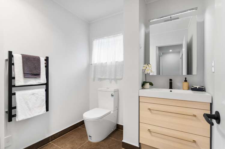 99 Eban Avenue Hillcrest_14