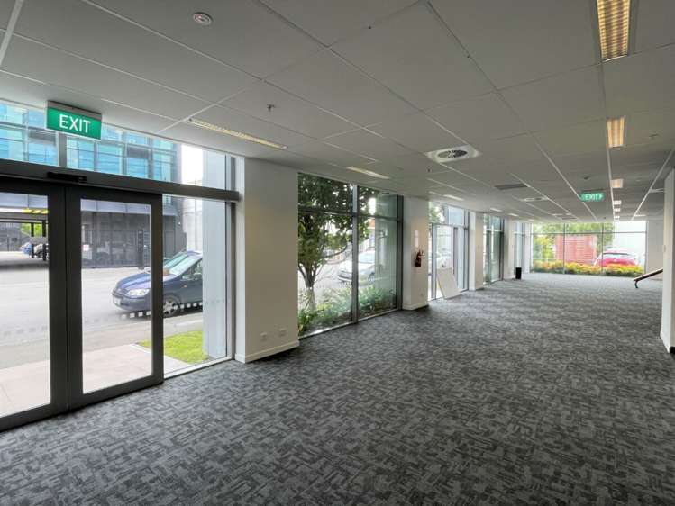 351 Lincoln Road Addington_5