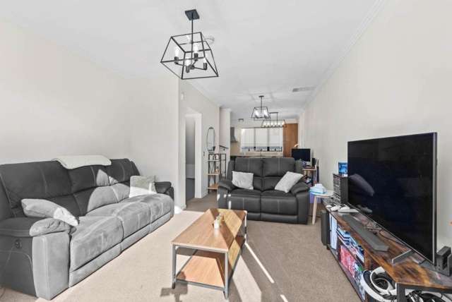 86 Norwood Drive Flat Bush_2