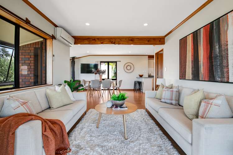 15 Higham Ferrers Place Red Beach_9