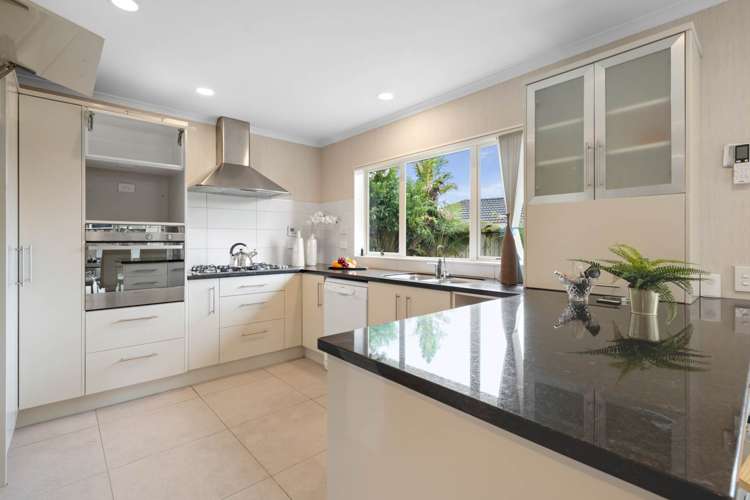 52 Salford Crescent Flat Bush_10