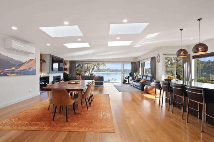 90 The Terrace Herald Island_12