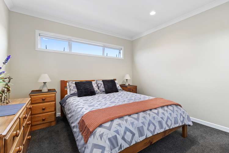 7 Hawkridge Rise Huntington_13