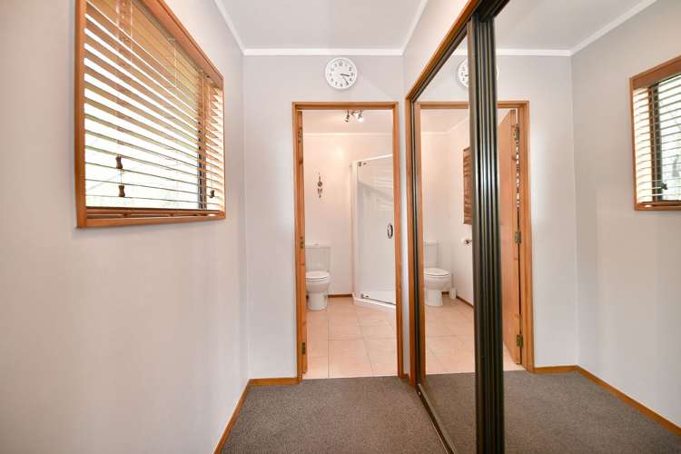 3 Higham Ferrers Place Red Beach_24