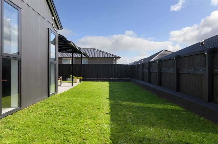 16 Inuwai Street Glenview_17