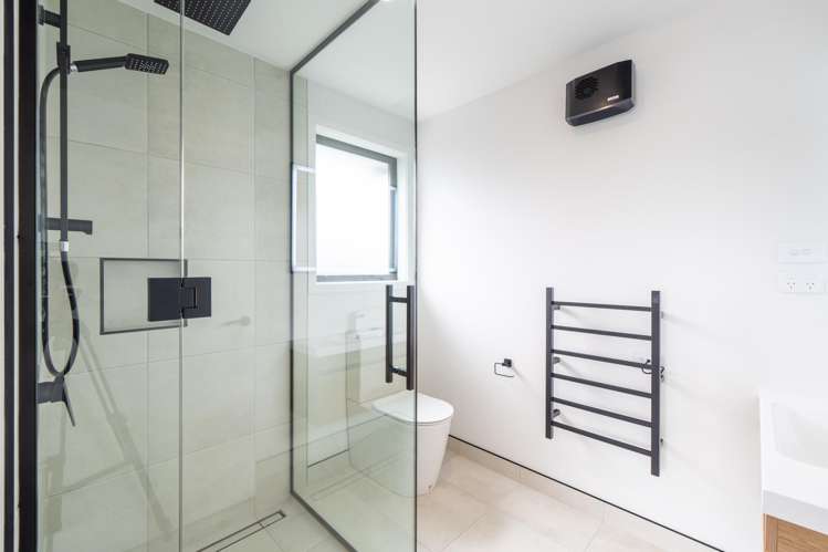 97 Hoffman Court Waikiwi_13