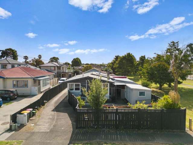 Overseas Vendor - This Property Must Be Sold