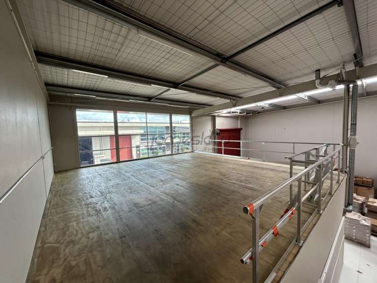 J/61 Hugo Johnston Drive Penrose_4